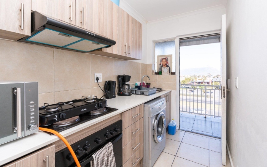 2 Bedroom Property for Sale in Cravenby Western Cape